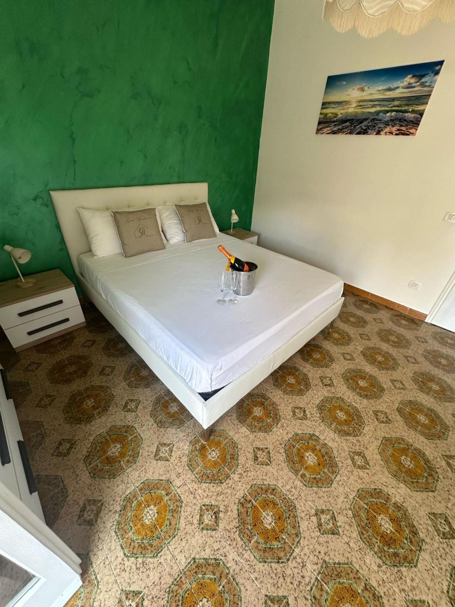 Greta Apartment Tropea Buitenkant foto